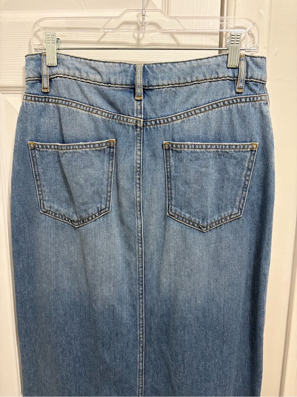 Contemporaine by Simons - Light Wash Organic Cotton Midi Denim Skirt - Size 6 - Picture 4 of 9